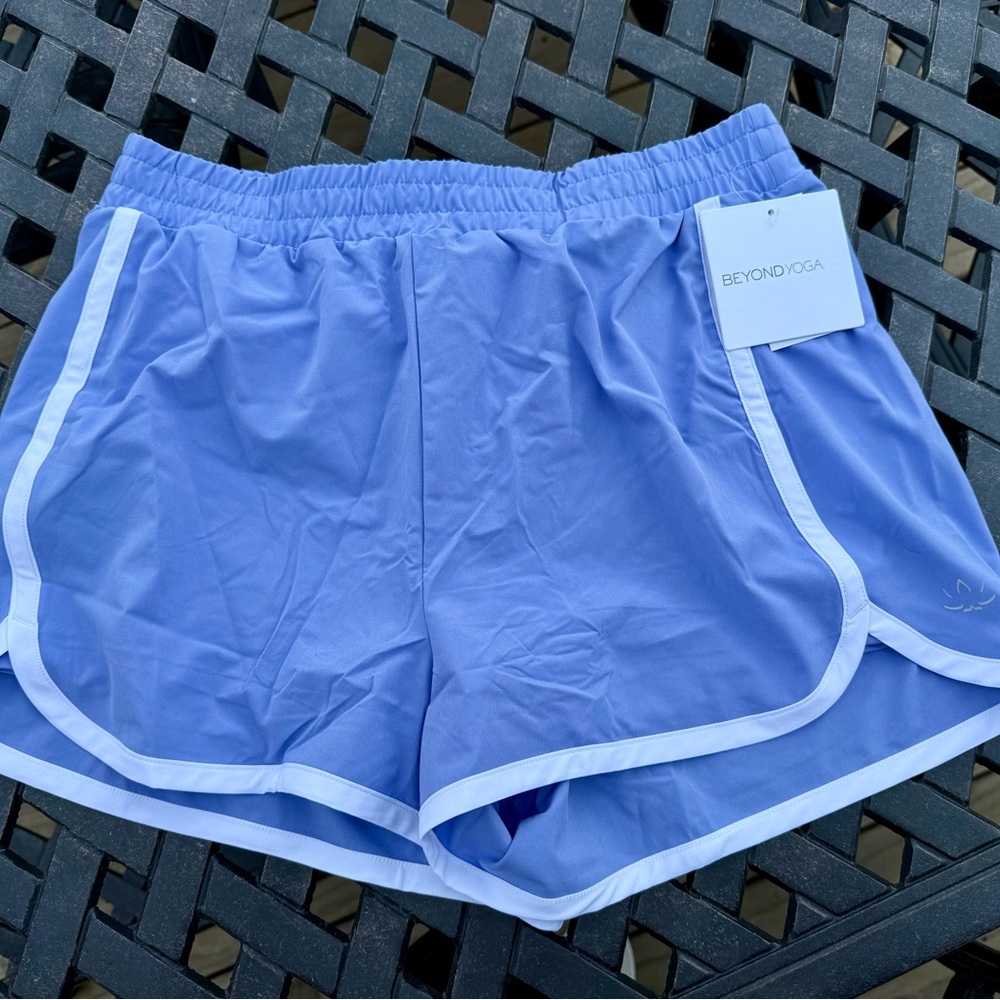 Beyond Yoga Women's Athletic Shorts Size M - BNWT